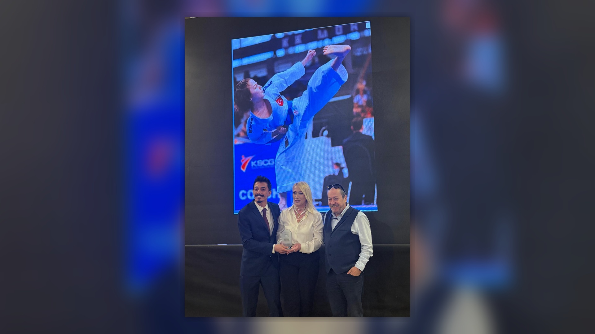 Kadın Futbolcuları Derneği Ödüle Doymuyor